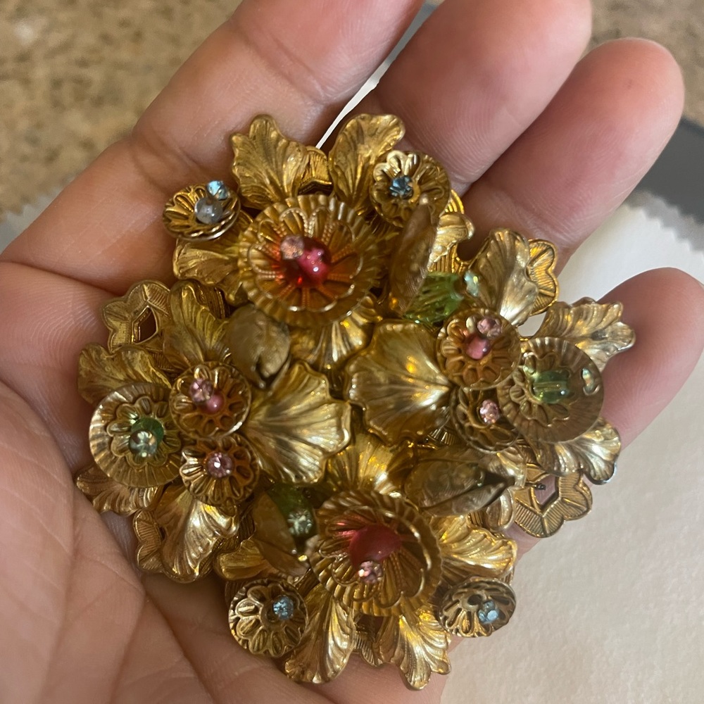 Stunning Miriam Haskell Gold Brooch - Picture 2 of 6